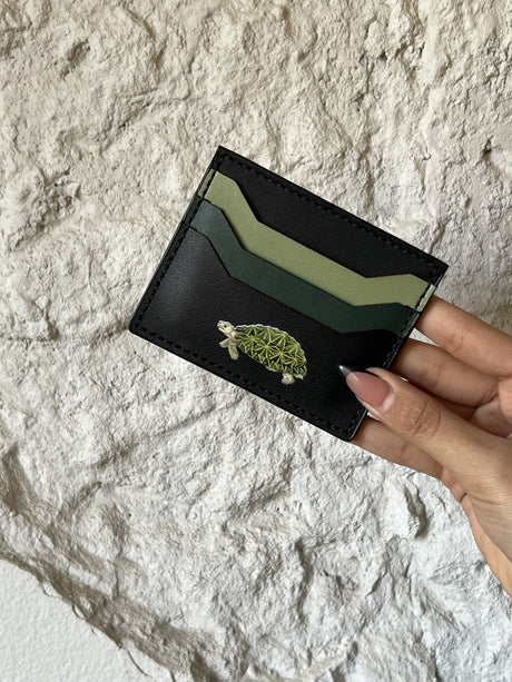 Wild Turtle Card Holder In Black - PALMA