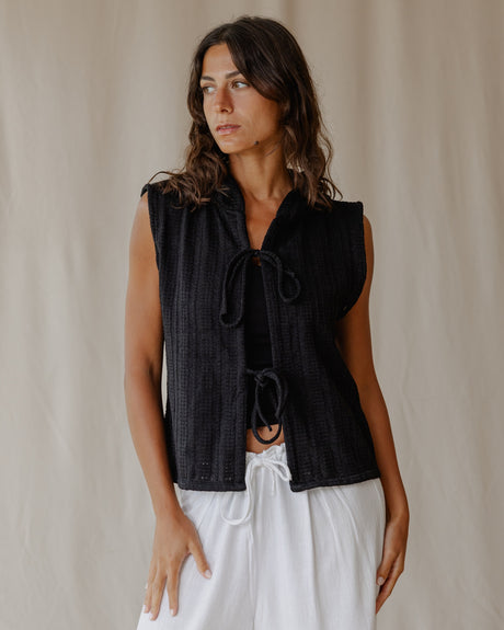 Woven Hooded Black Vest - PALMA