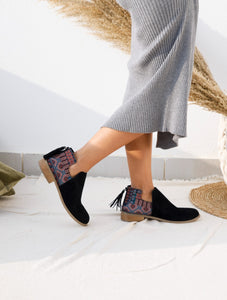 Tribal ankle boots black